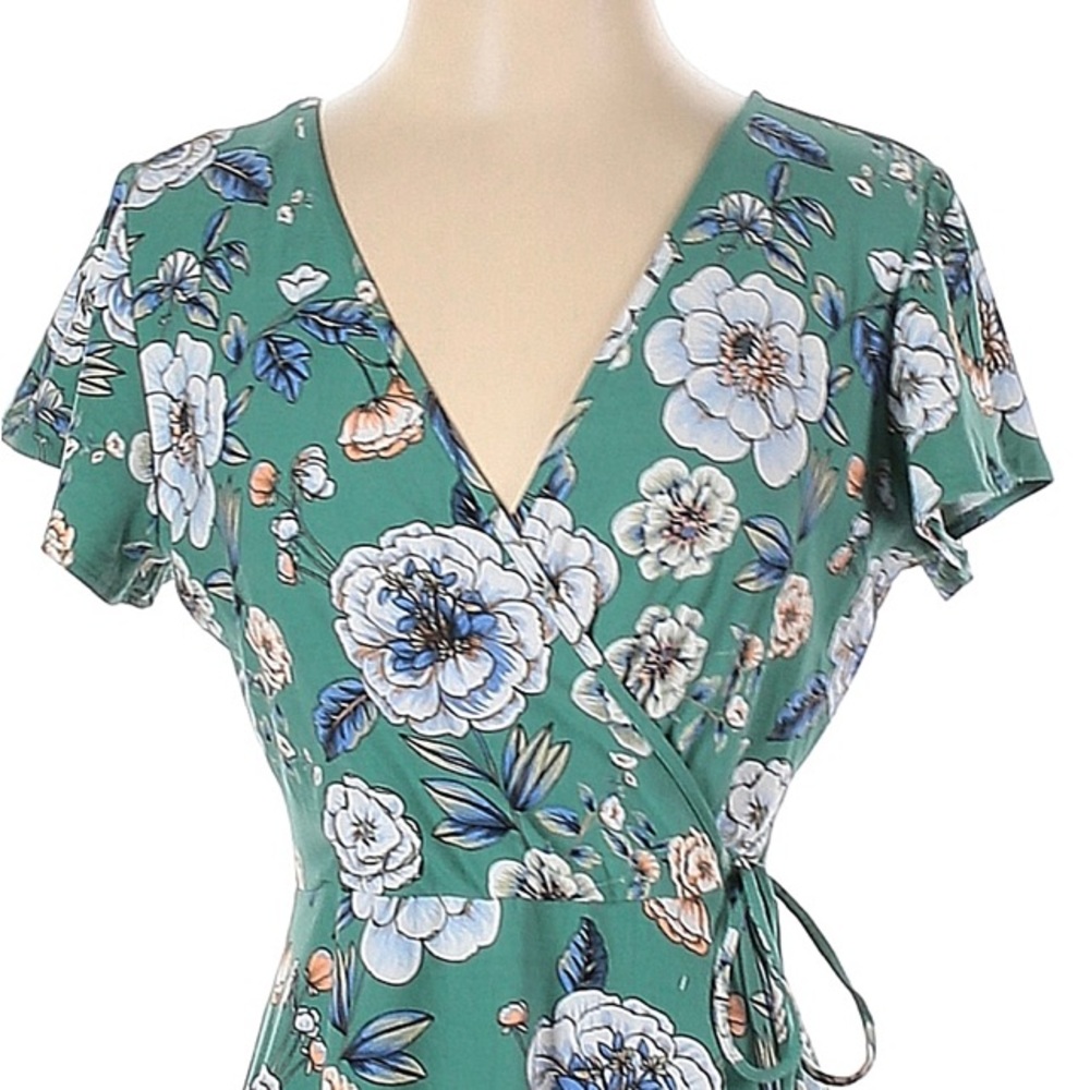 Lovely casual floral dress for spring!